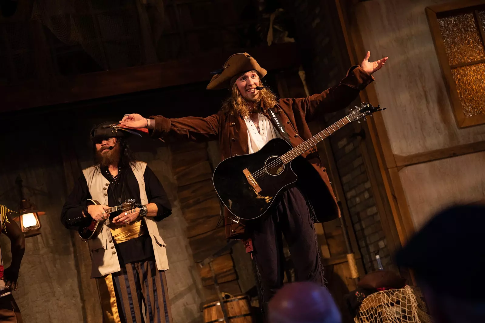 pirates-voyage-pre-show-entertainment